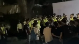 pembubaran nobar pesta babi di UIN Mataram